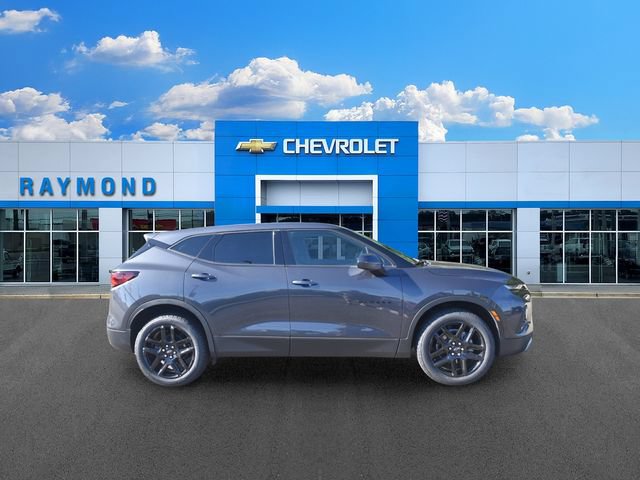 Used 2021 Chevrolet Blazer LT w/ LPO, Black Accent Package FWD image 2