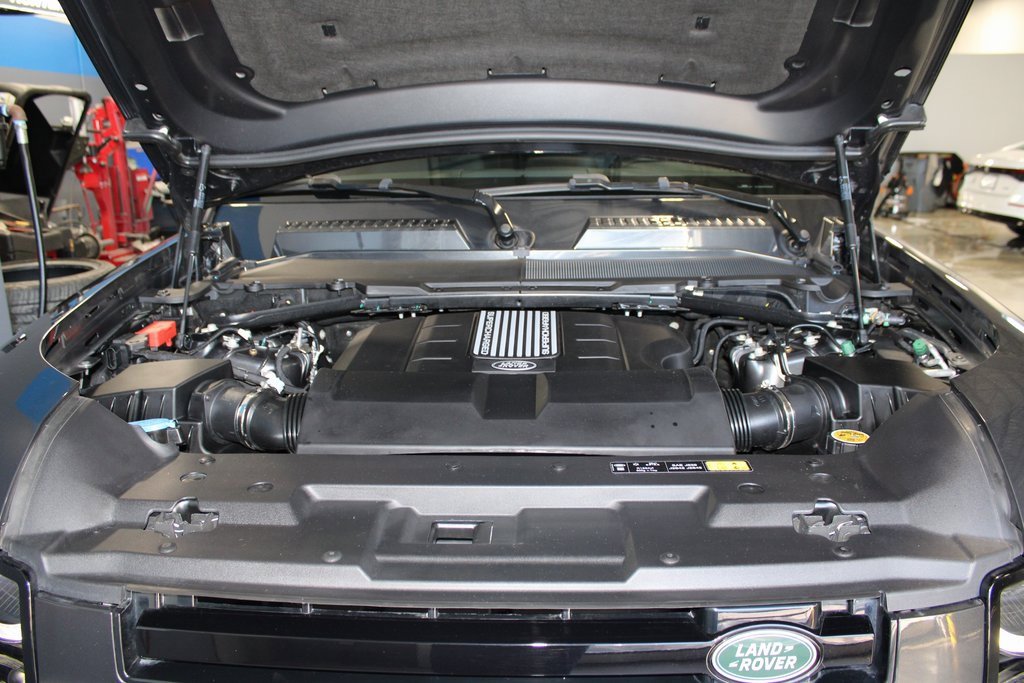 Used 2025 Land Rover Defender 110 X-Dynamic SE image 15