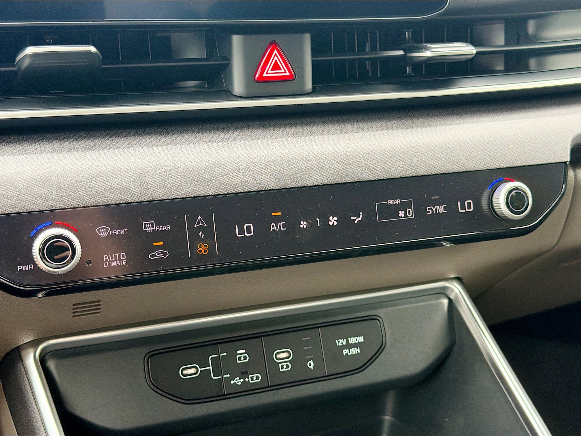 Used 2025 Kia Carnival EX image 35