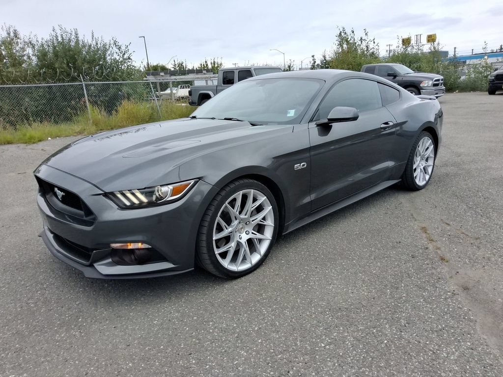 Used 2016 Ford Mustang GT RWD image 4