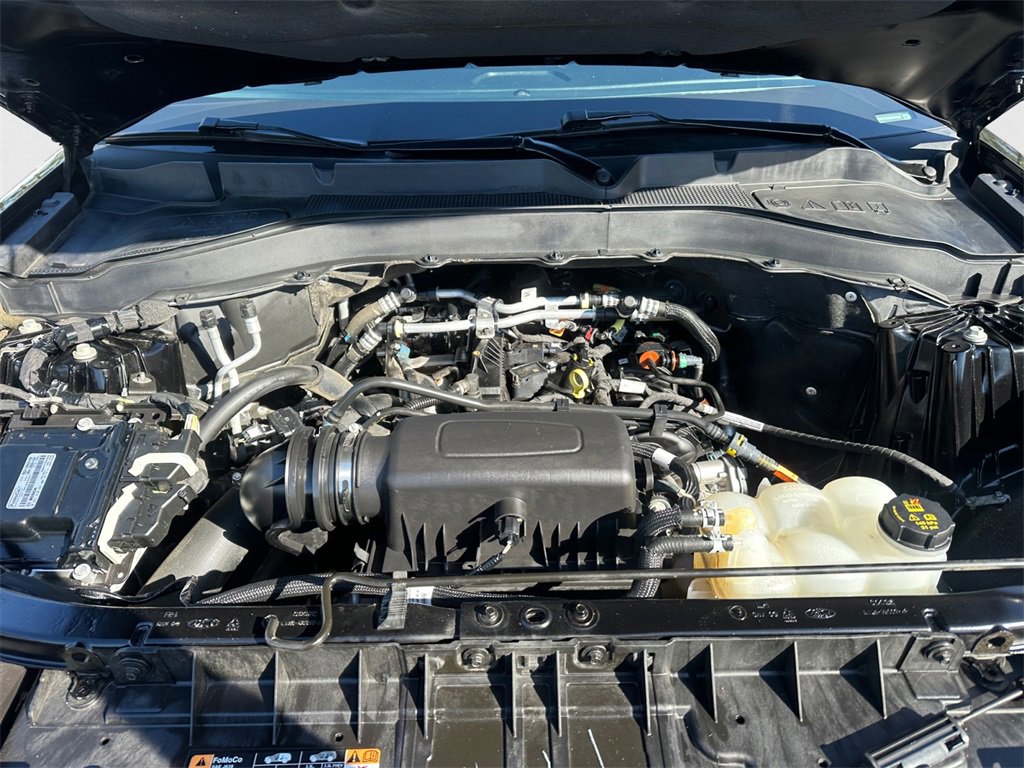 Used 2022 Ford Explorer XLT w/ Equipment Group 202A image 14