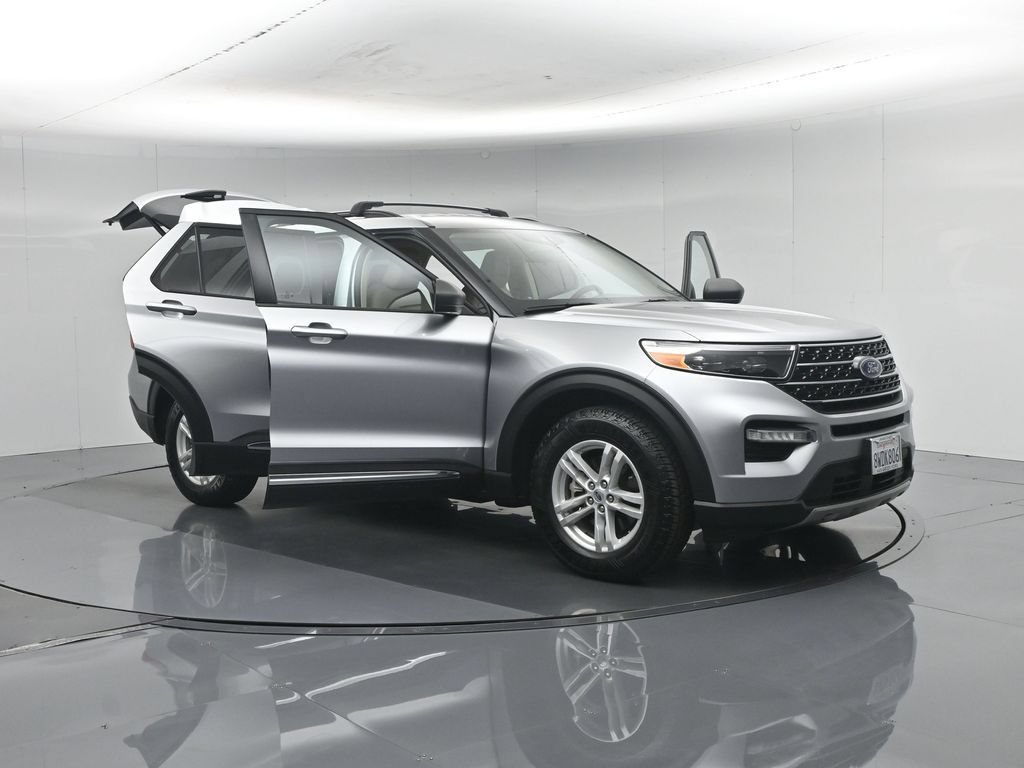 Certified 2021 Ford Explorer XLT w/ Equipment Group 202A AWD/4WD image 38