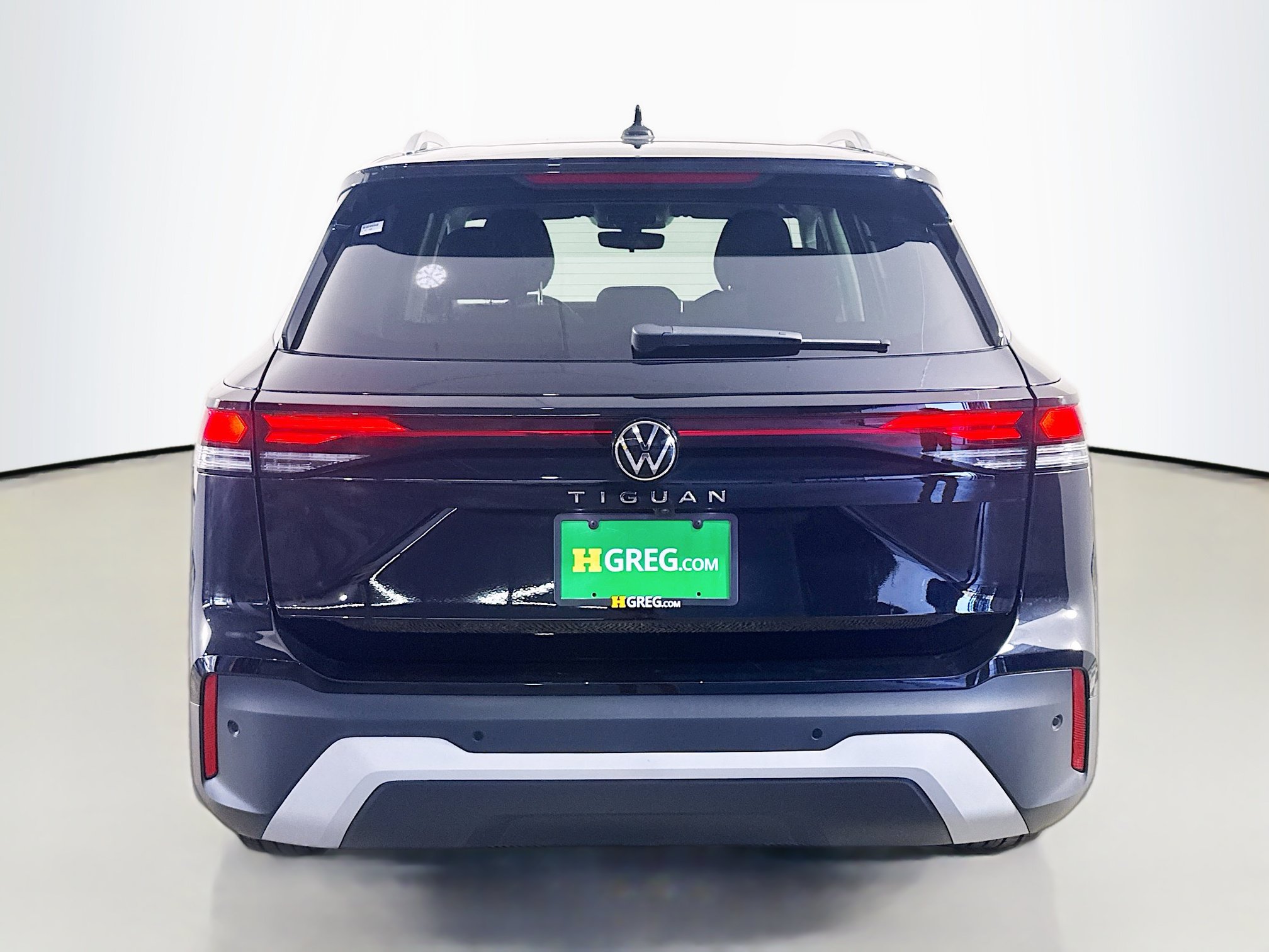 Used 2026 Volkswagen Tiguan S FWD image 8