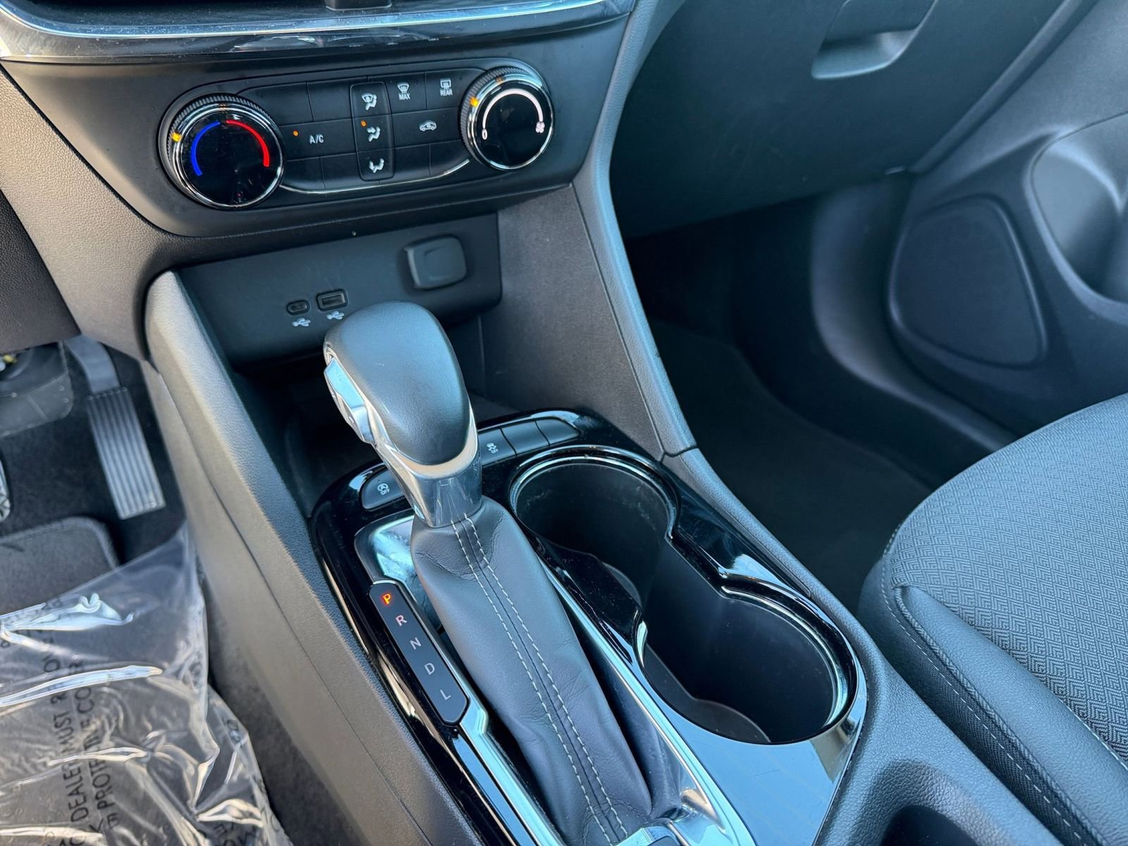 Used 2025 Buick Encore GX Preferred image 40