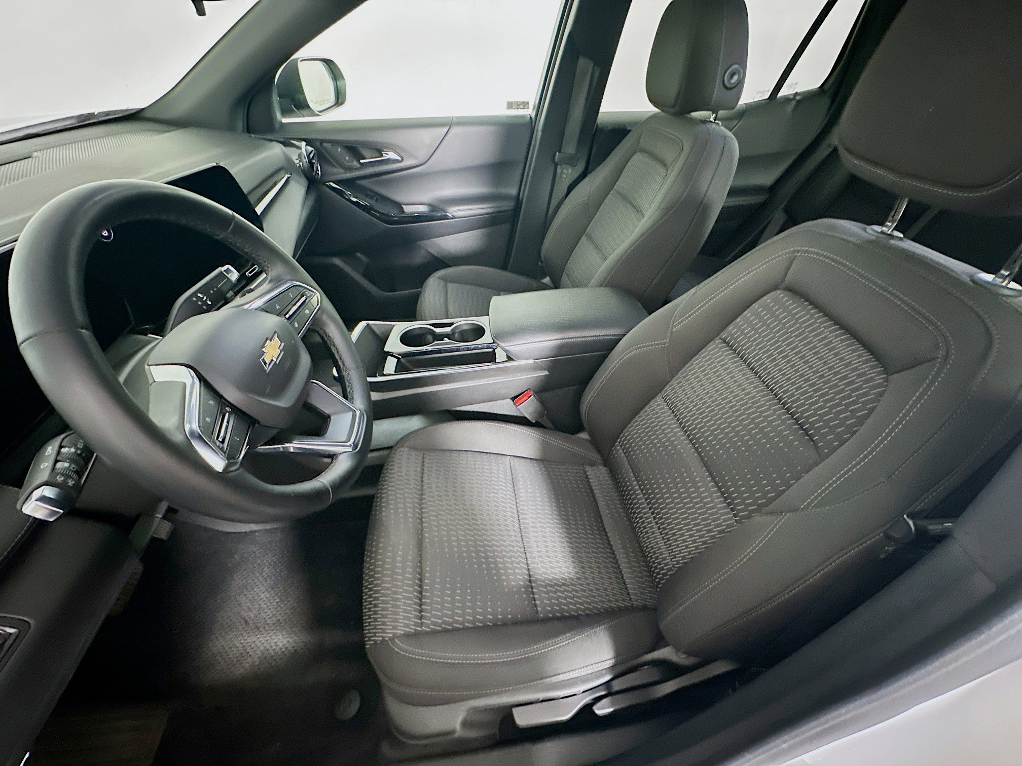 Used 2025 Chevrolet Equinox LT image 13