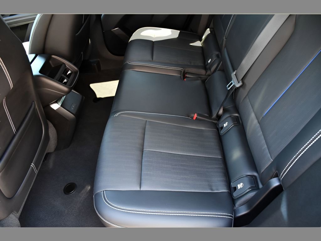 Certified 2024 Cadillac Lyriq Luxury AWD/4WD image 15