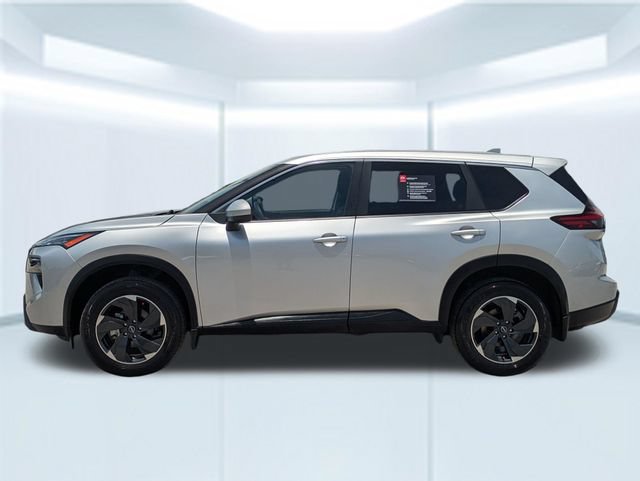 Used 2024 Nissan Rogue SV AWD/4WD image 2