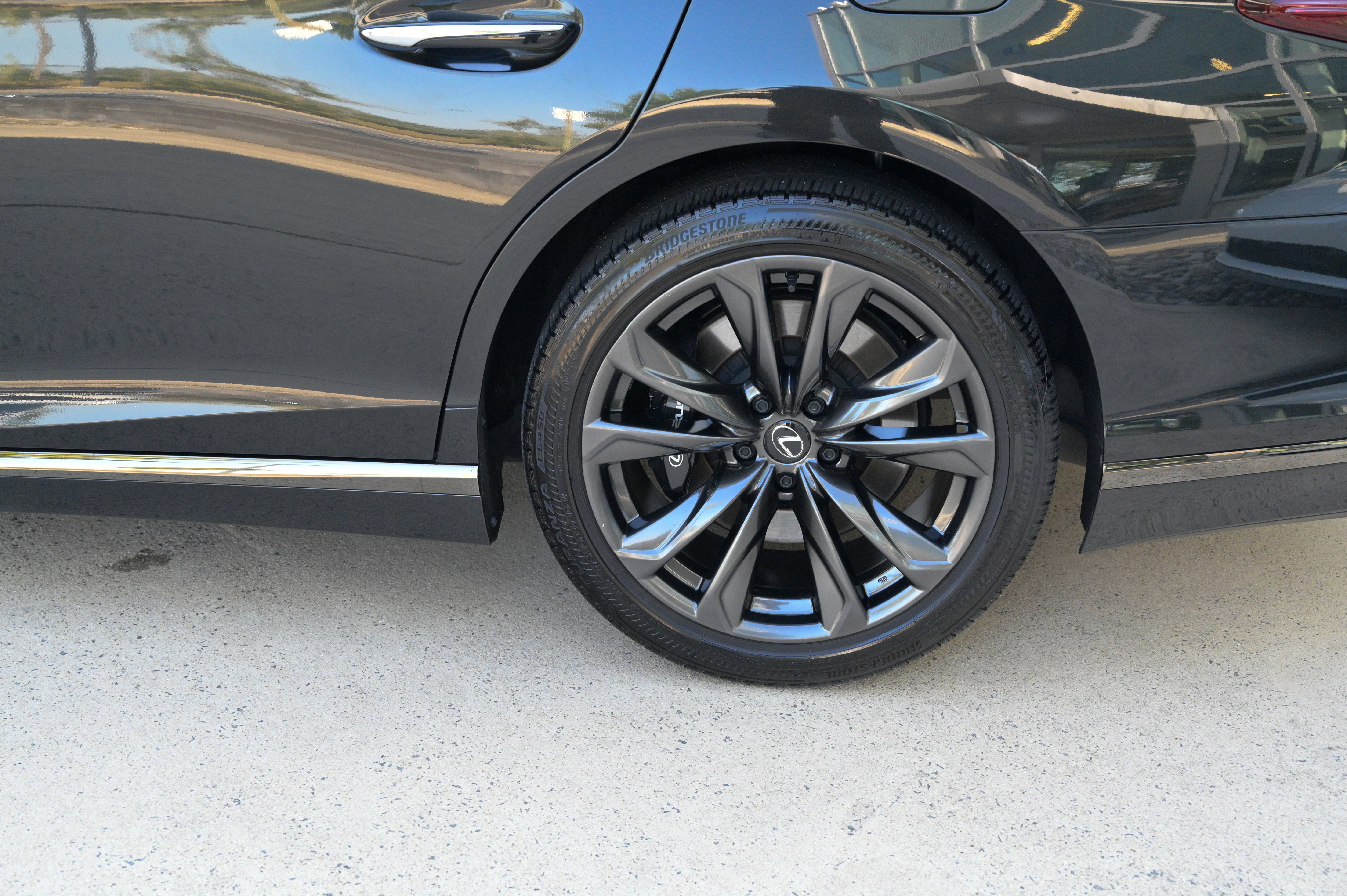 Used 2024 Lexus LS 500 F Sport image 10