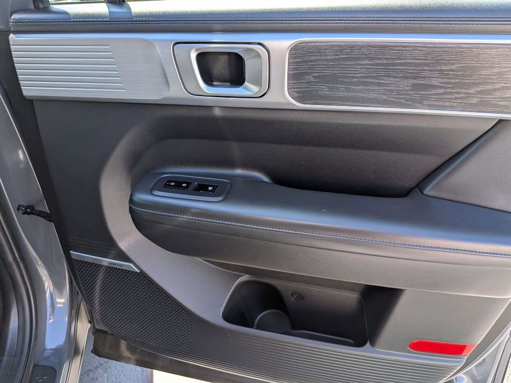 Used 2025 Hyundai Santa Fe Limited image 32