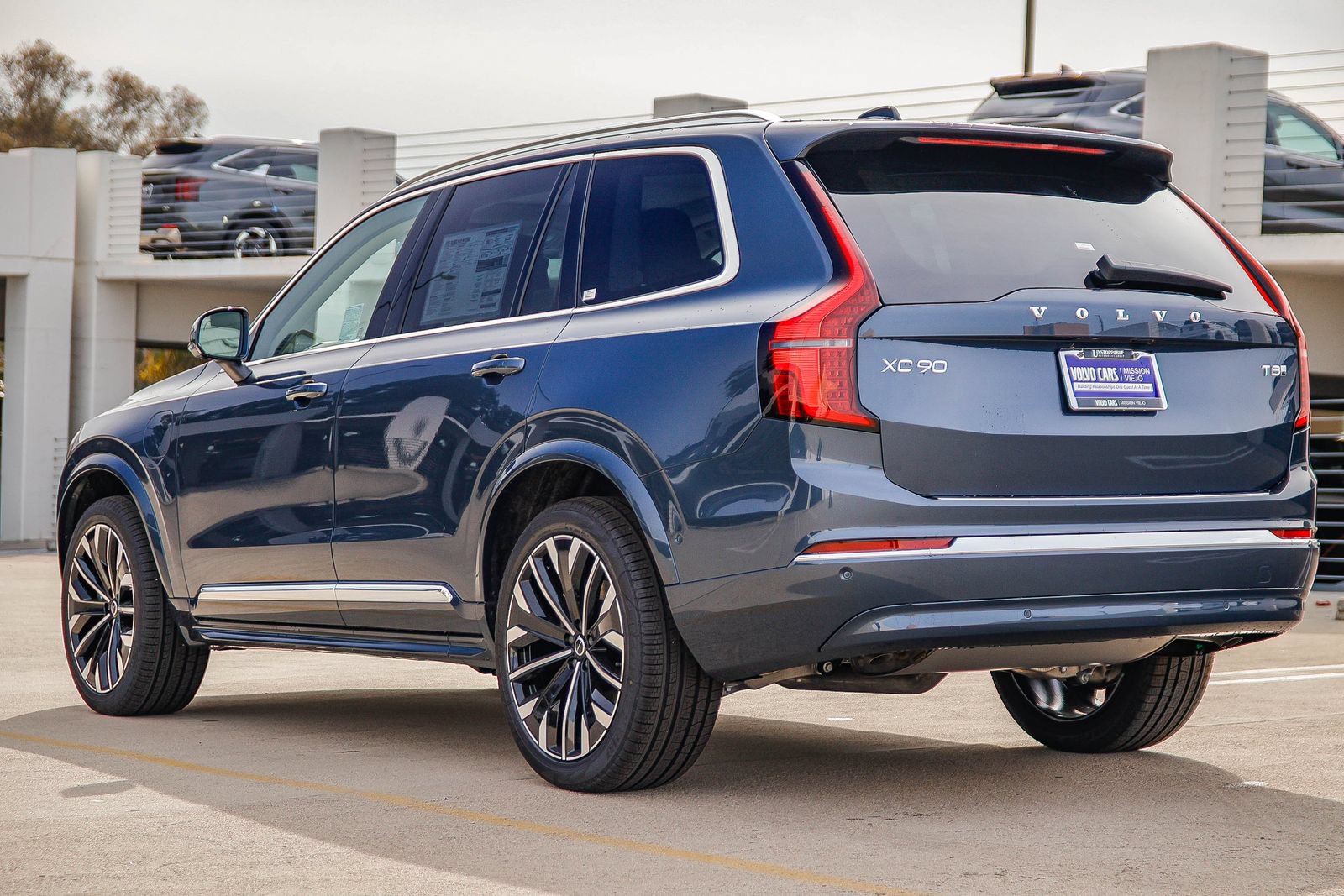 New 2026 Volvo XC90 T8 Ultra w/ Protection Package Premier AWD/4WD image 4