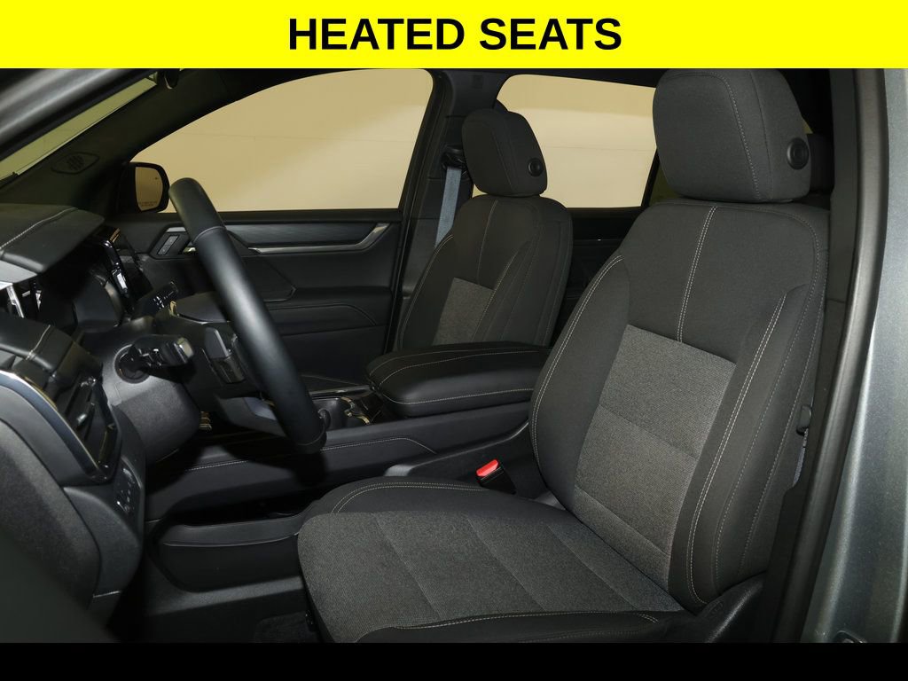 Used 2025 GMC Acadia Elevation image 3