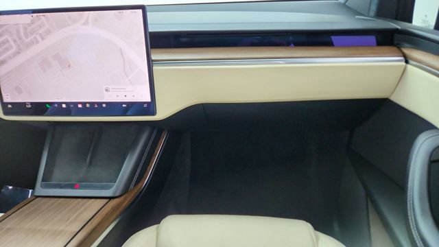 Used 2023 Tesla Model X image 35