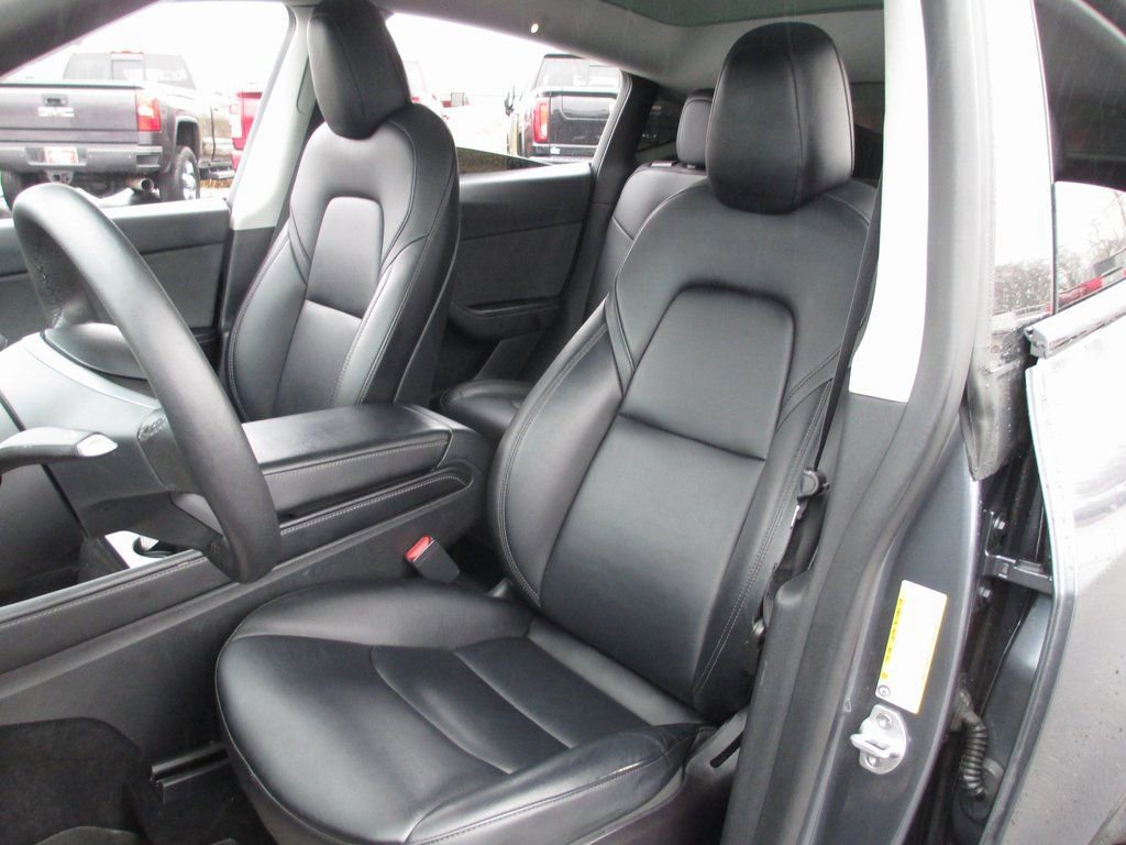Used 2022 Tesla Model Y Performance image 15
