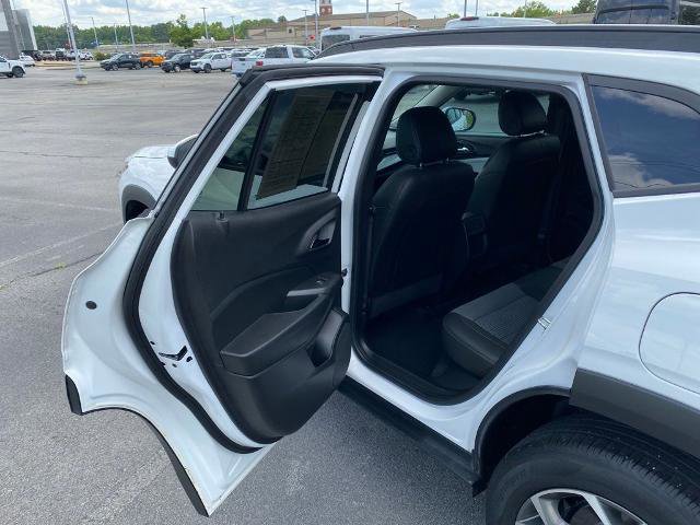 Used 2024 Chevrolet Trax LT w/ Driver Confidence Package FWD image 27