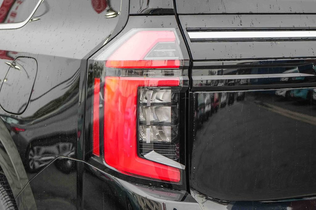 New 2026 Nissan Armada SV image 10