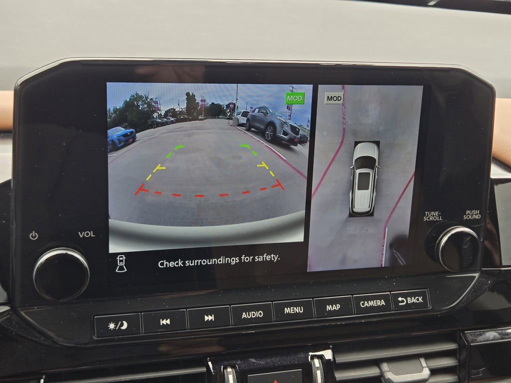 Used 2023 Nissan Pathfinder Platinum w/ Cargo Package AWD/4WD image 25