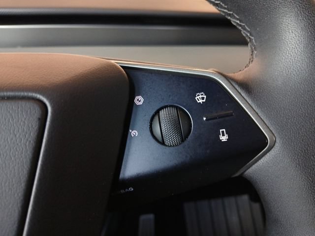 Used 2025 Tesla Cybertruck AWD Crew Cab image 8