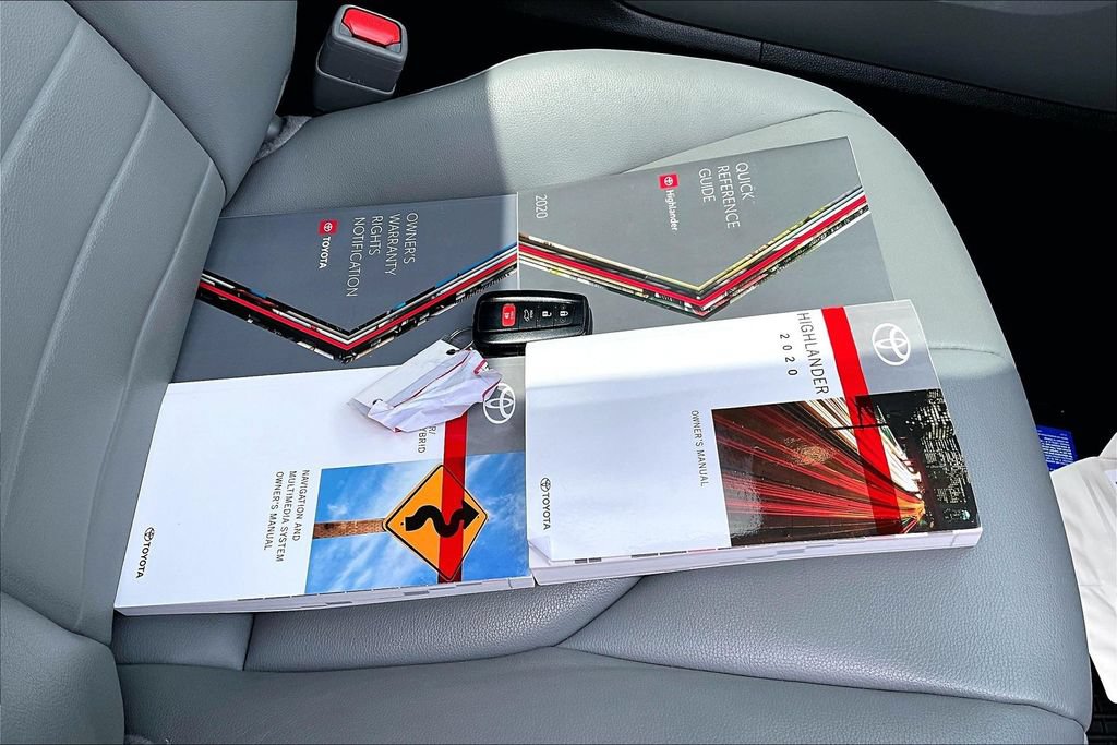 Certified 2020 Toyota Highlander XLE FWD image 39