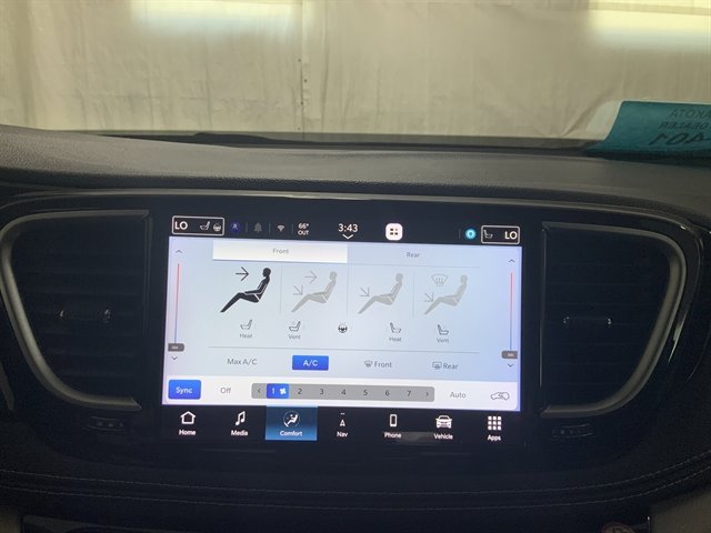 Used 2023 Chrysler Pacifica Limited image 31