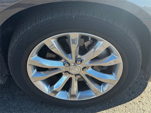 Certified 2022 Chrysler 300 Touring image 9