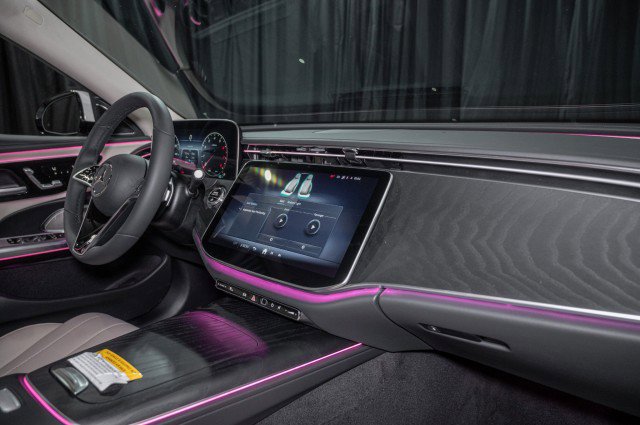 New 2026 Mercedes-Benz E 450 4MATIC Sedan image 15