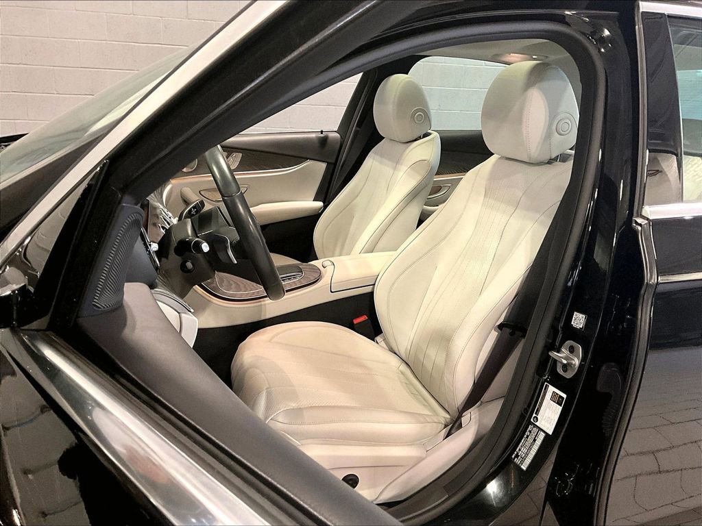 Used 2021 Mercedes-Benz E 350 4MATIC Sedan image 5