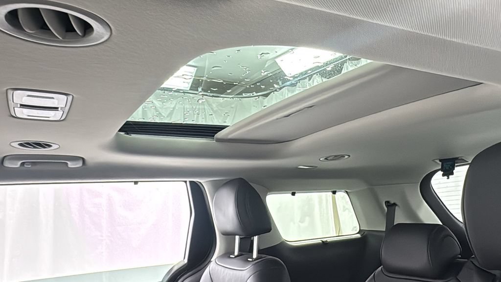 New 2026 Kia Carnival SX w/ SX Dark Edition Package FWD image 38