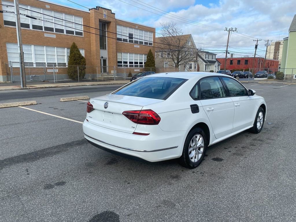 Used 2018 Volkswagen Passat 2.0T S image 5