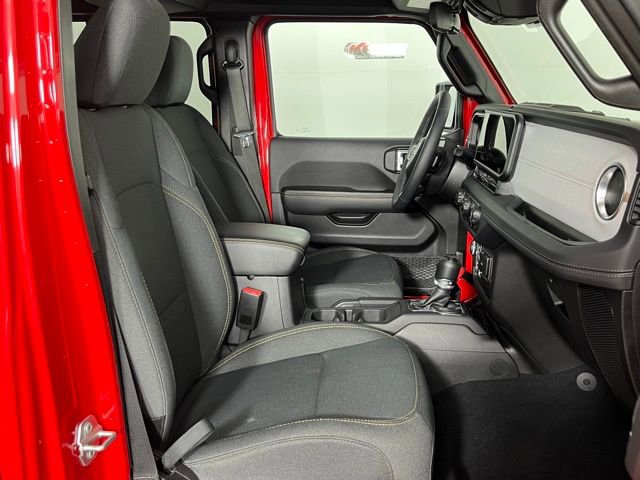 Used 2025 Jeep Wrangler Unlimited Sahara image 30