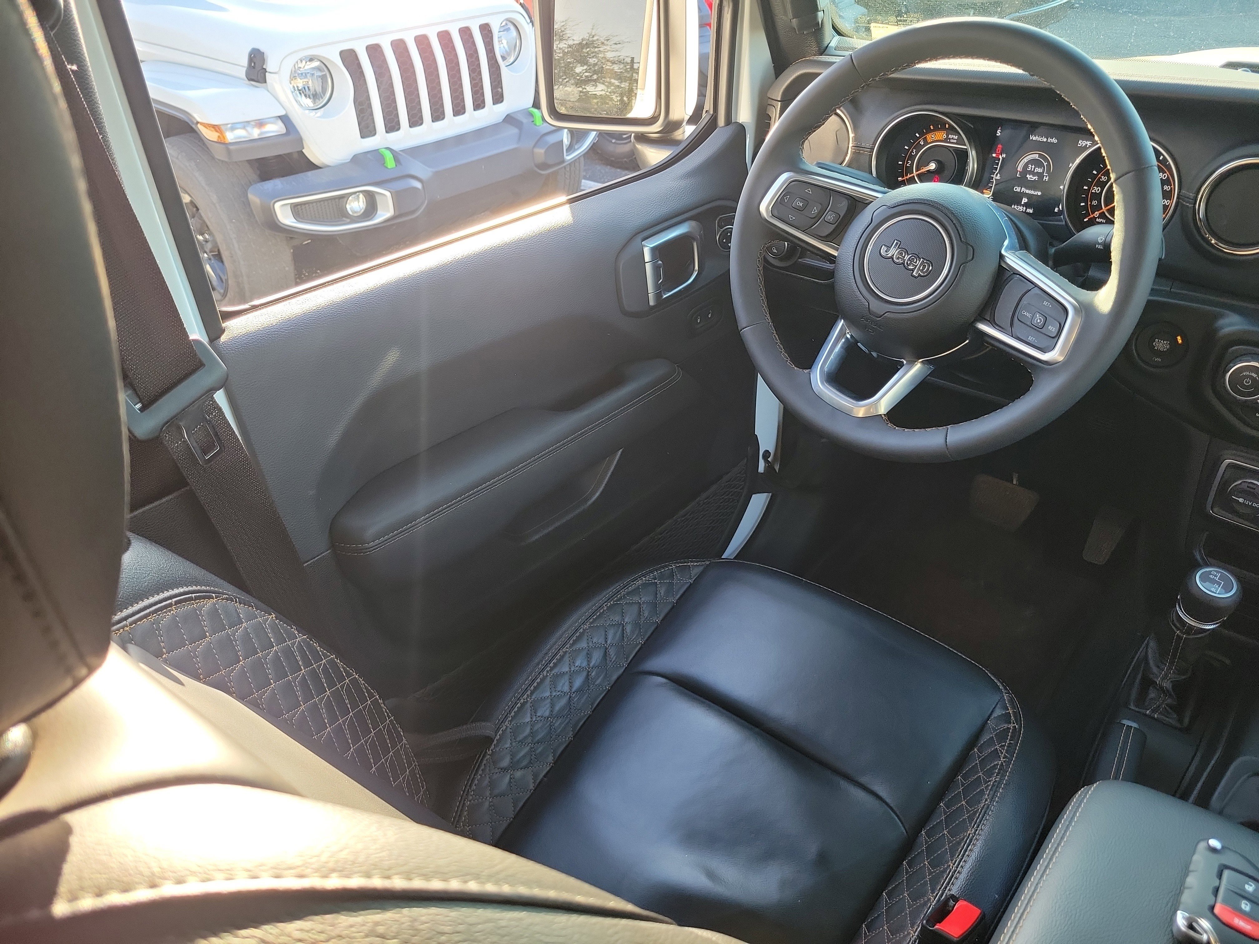 Used 2023 Jeep Gladiator Overland image 15