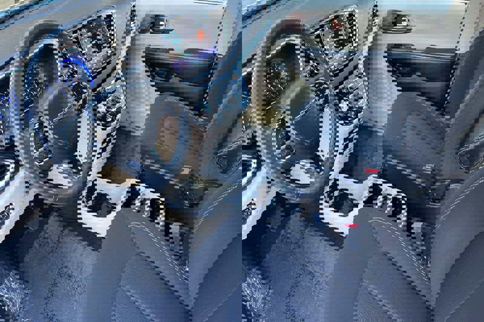 Used 2022 Chrysler Voyager LX w/ Fleet Security Group image 11