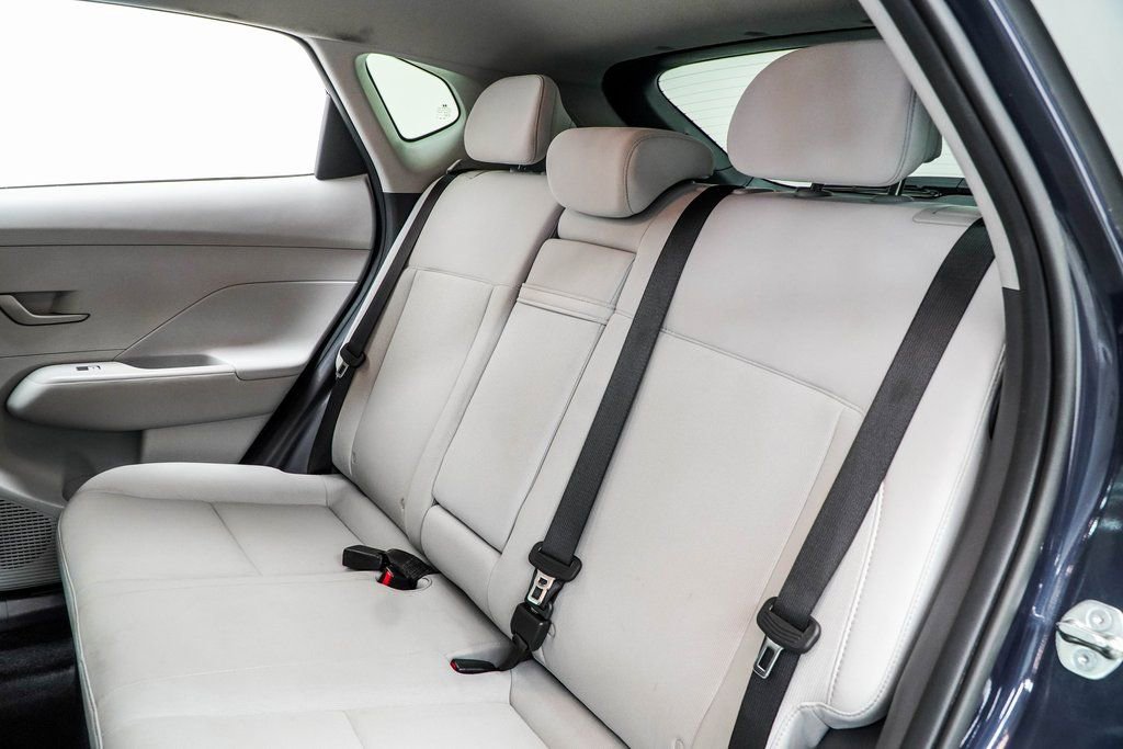 Used 2025 Hyundai Kona SEL image 37