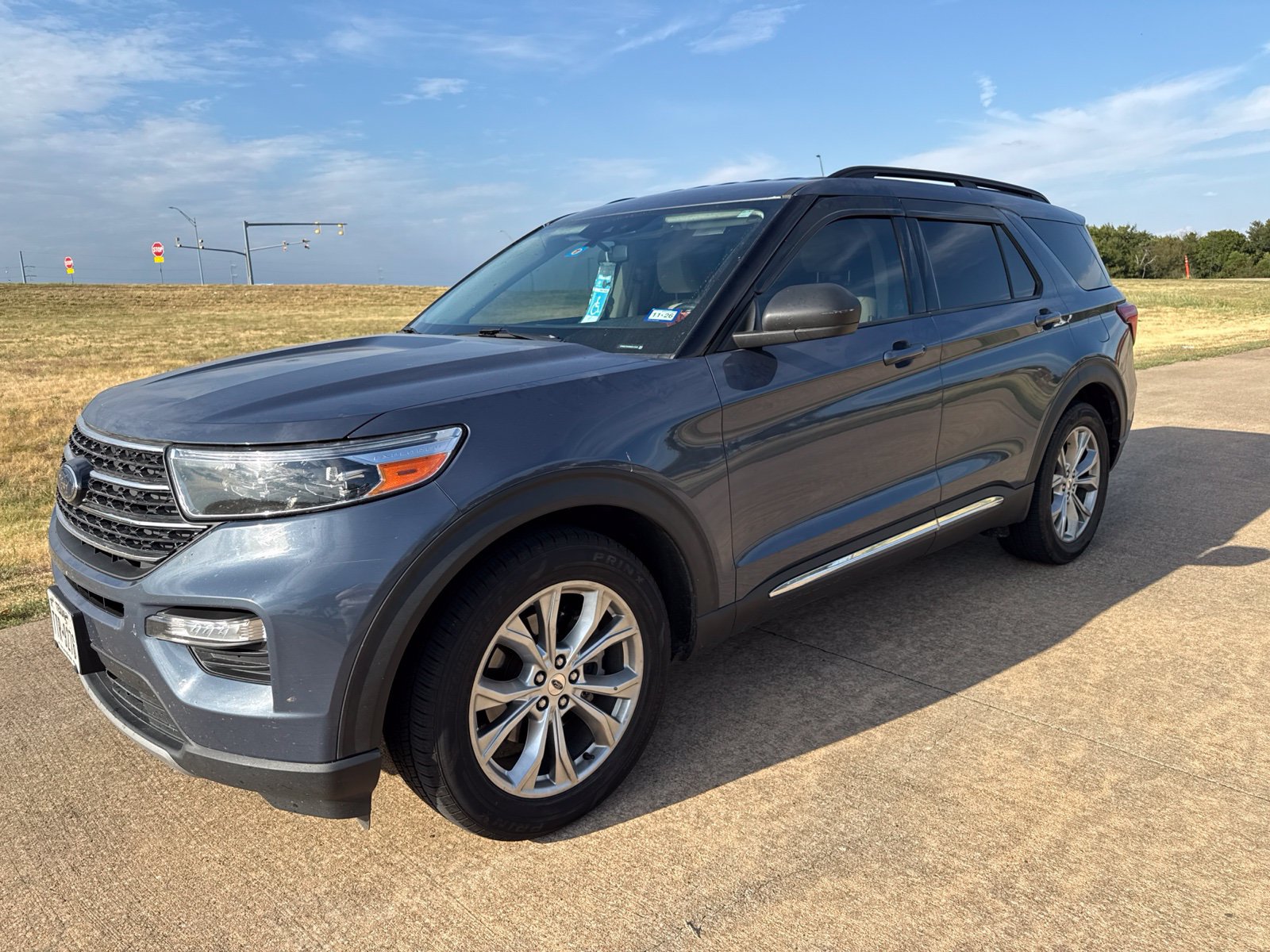 Used 2021 Ford Explorer XLT w/ Equipment Group 202A RWD image 24