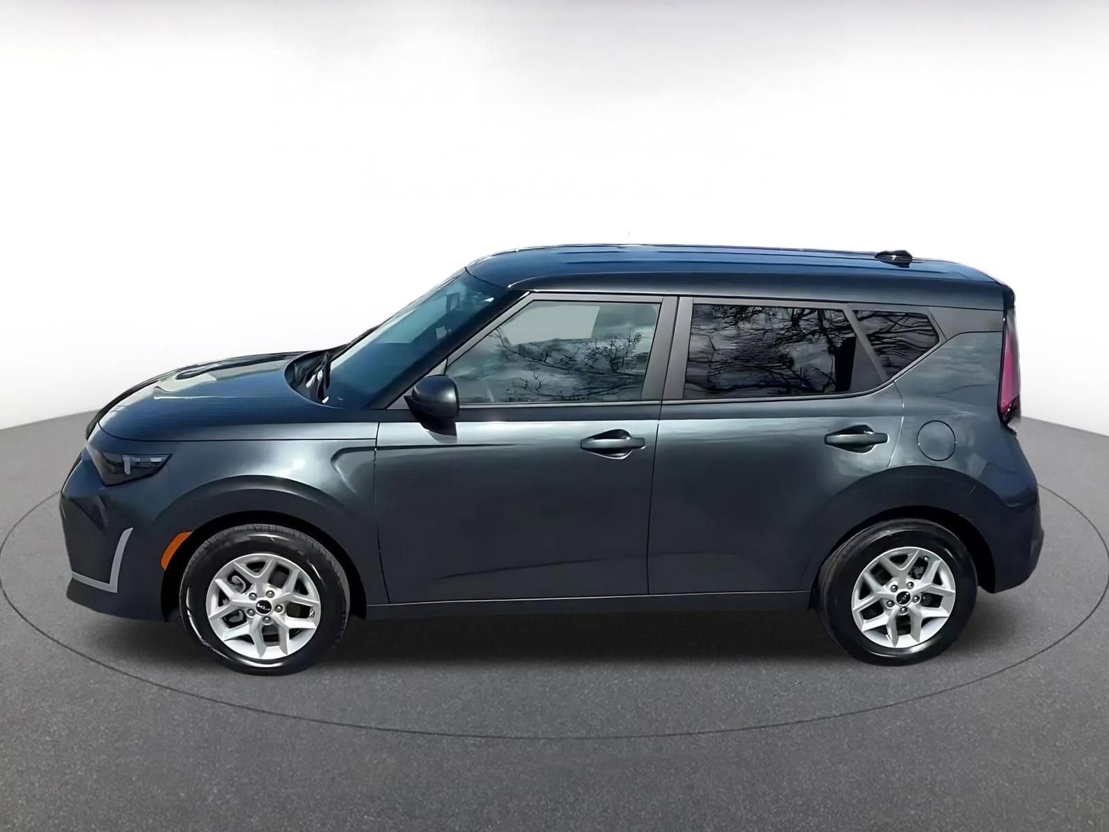 Used 2025 Kia Soul LX w/ LX Technology Package image 9