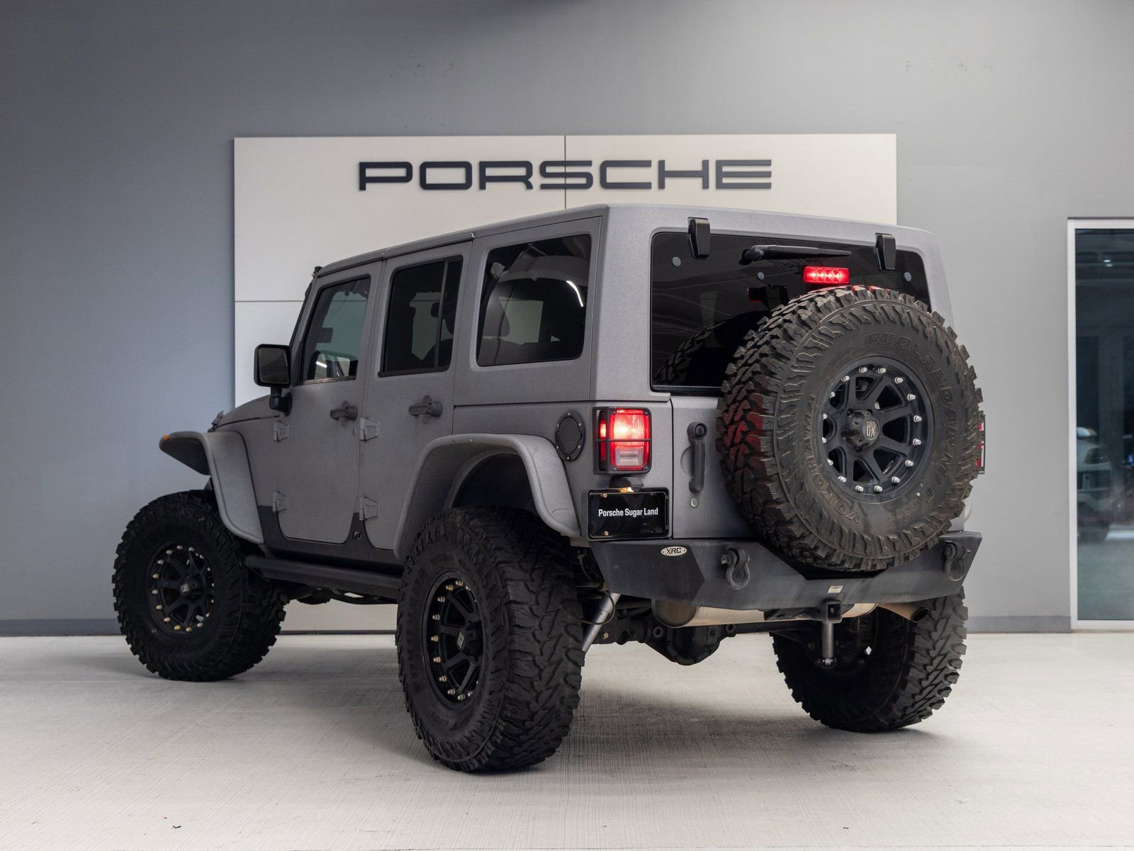 Used 2014 Jeep Wrangler Unlimited Sahara w/ Max Tow Package image 3