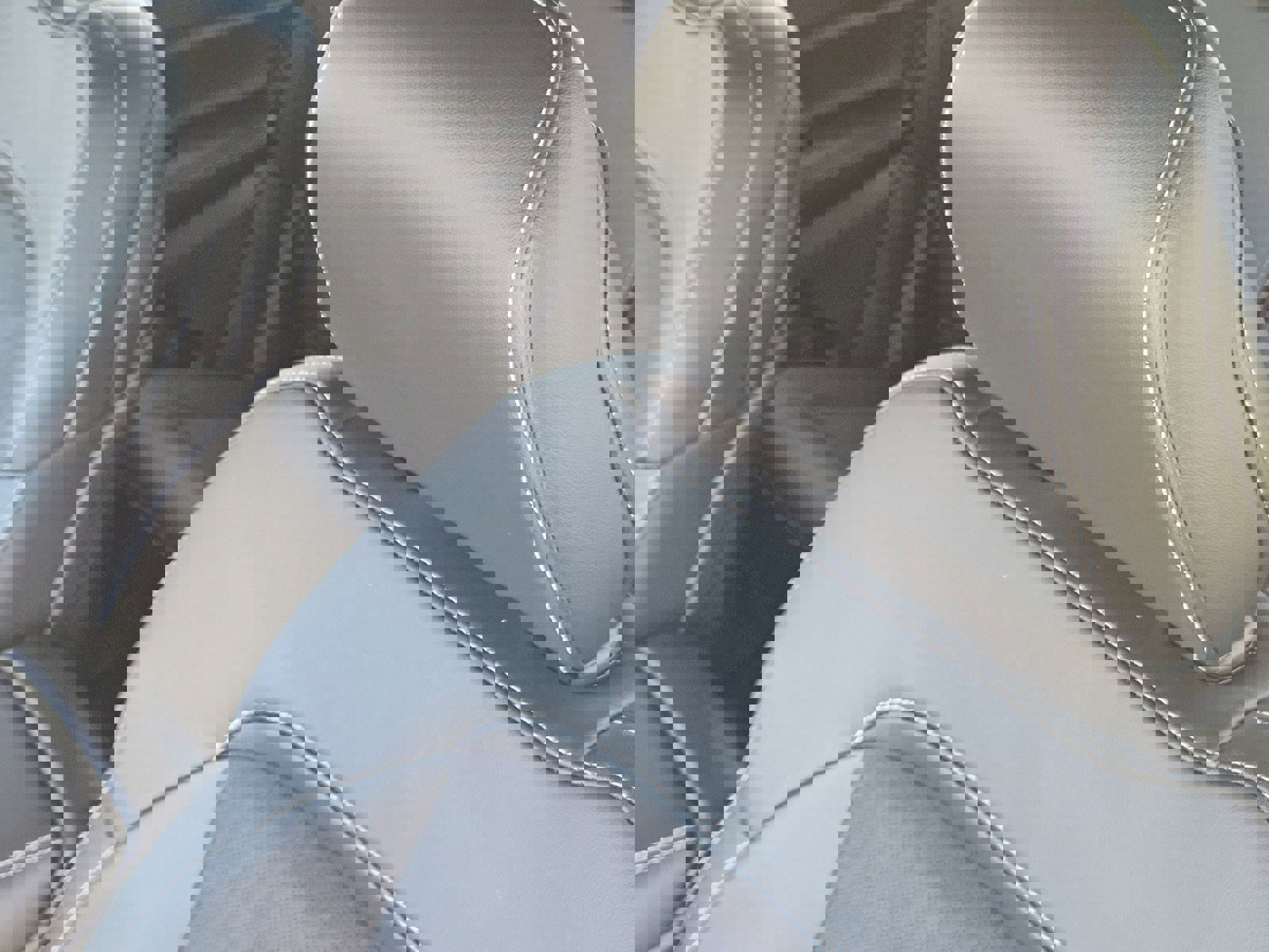 New 2025 Jeep Grand Cherokee Altitude image 16