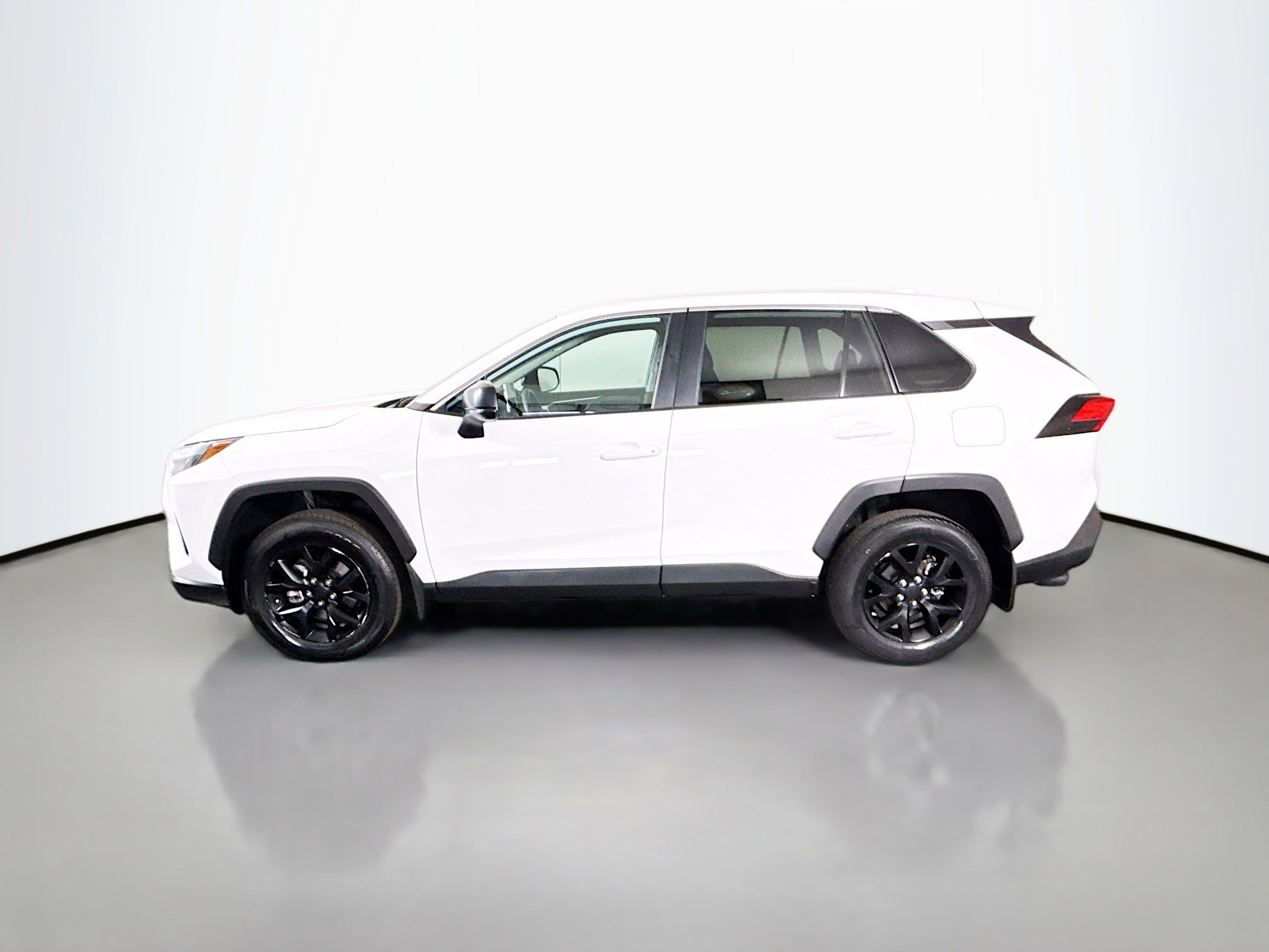 Used 2023 Toyota RAV4 LE image 6