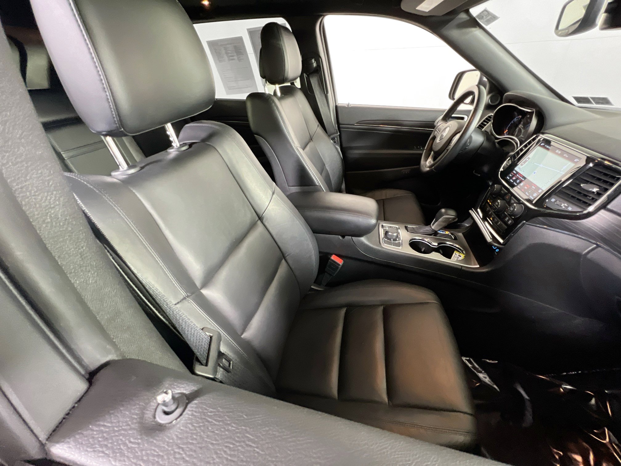 Used 2021 Jeep Grand Cherokee Limited image 28