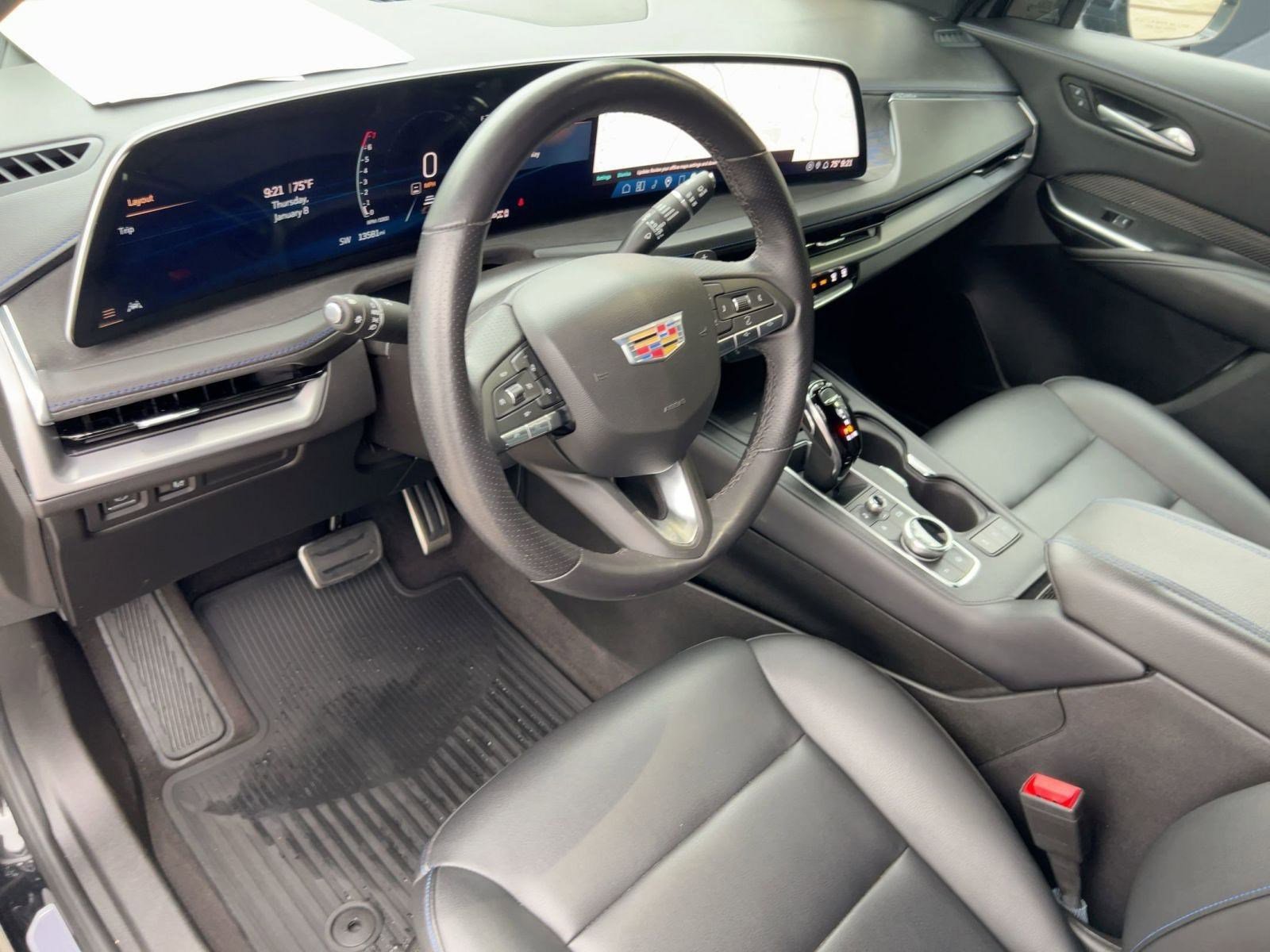 Used 2024 Cadillac XT4 Sport w/ Cold Weather Package image 4