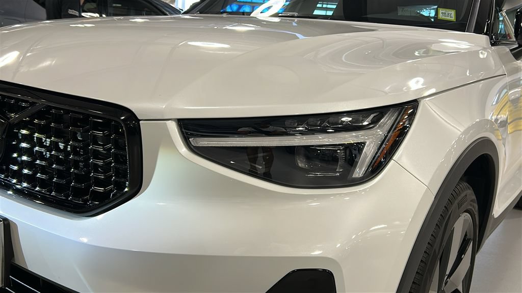 Used 2026 Volvo XC40 B5 Ultra w/ Climate Package AWD/4WD image 7