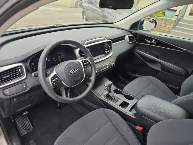 Used 2019 Kia Sorento L image 17