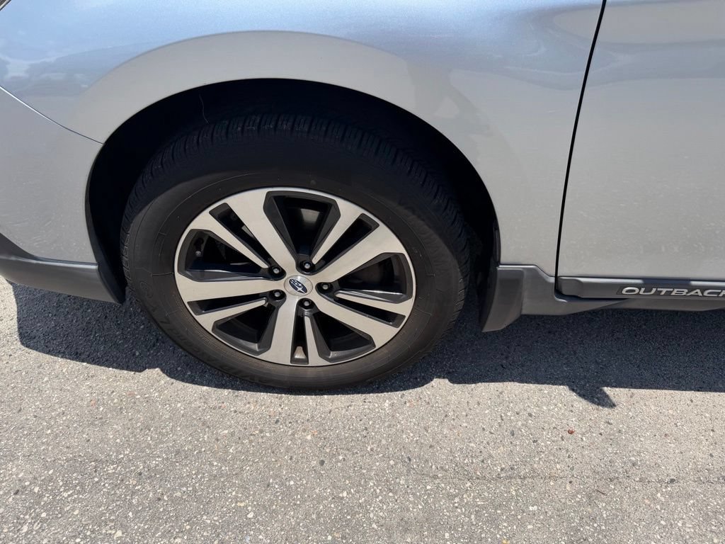 Used 2019 Subaru Outback 2.5i Limited w/ Popular Package #2 AWD/4WD image 11