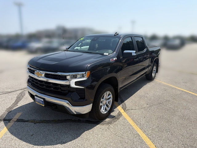 Used 2024 Chevrolet Silverado 1500 LT w/ Z71 Off-Road Package AWD/4WD image 13