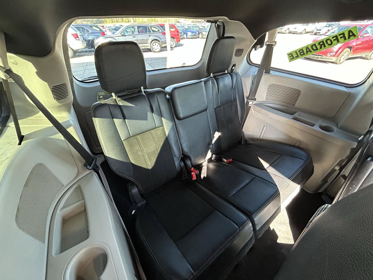 Used 2019 Dodge Grand Caravan SXT FWD image 13