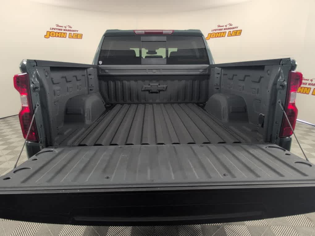 Used 2025 Chevrolet Silverado 1500 LT w/ Safety Package AWD/4WD image 5