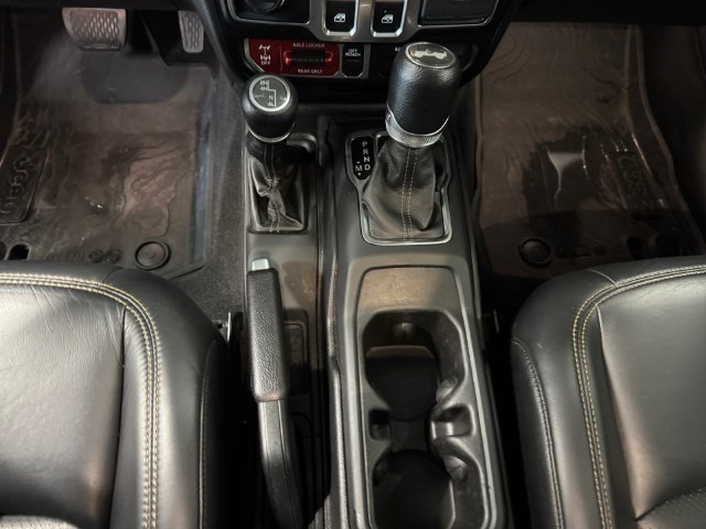 Used 2025 Jeep Wrangler Sport AWD/4WD image 18