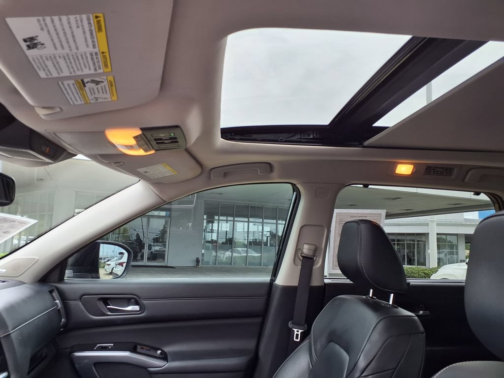 Used 2022 Nissan Pathfinder SL w/ SL Premium Package FWD image 36