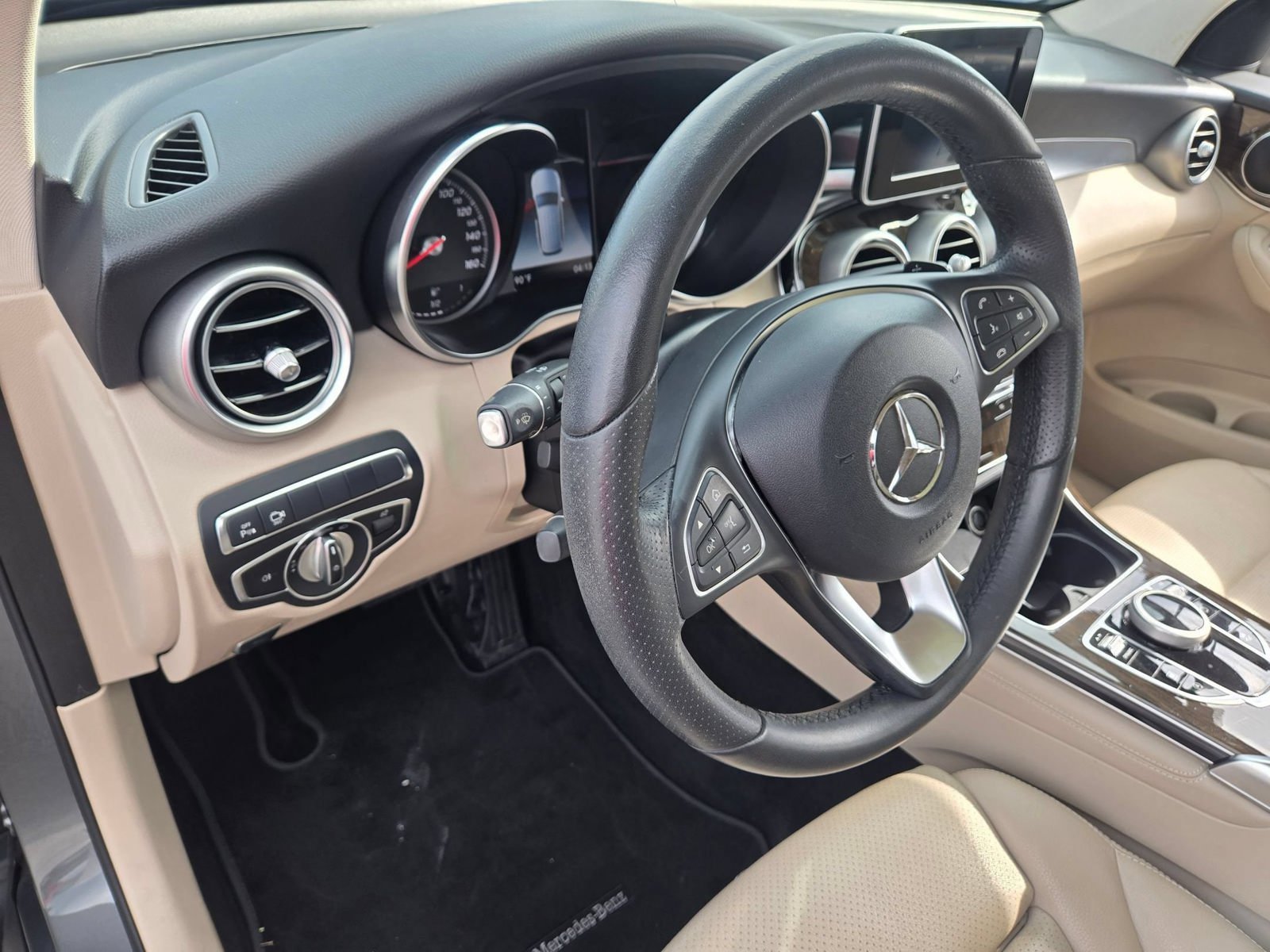 Used 2018 Mercedes-Benz GLC 300 image 10