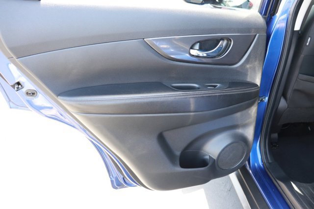 Used 2020 Nissan Rogue SV FWD image 14
