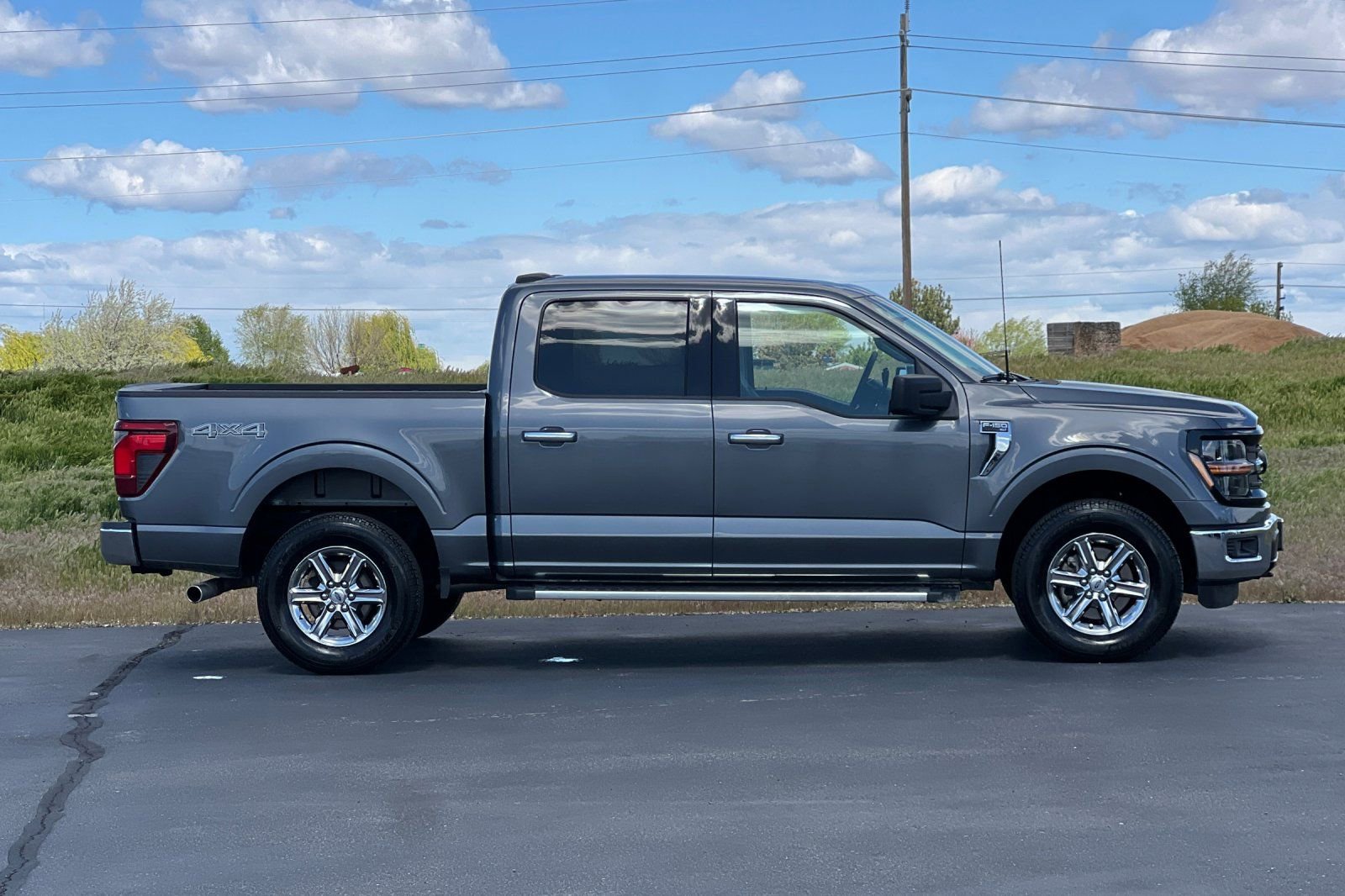 Used 2025 Ford F150 XLT w/ Equipment Group 301A Standard AWD/4WD image 3